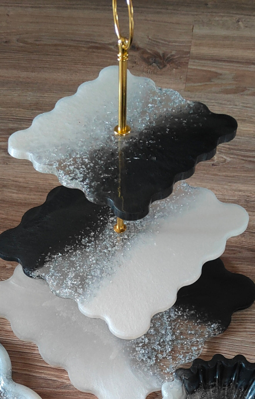 3-poziomowa patera z żywicy epoksydowej – ręcznie wykonana dekoracja premium